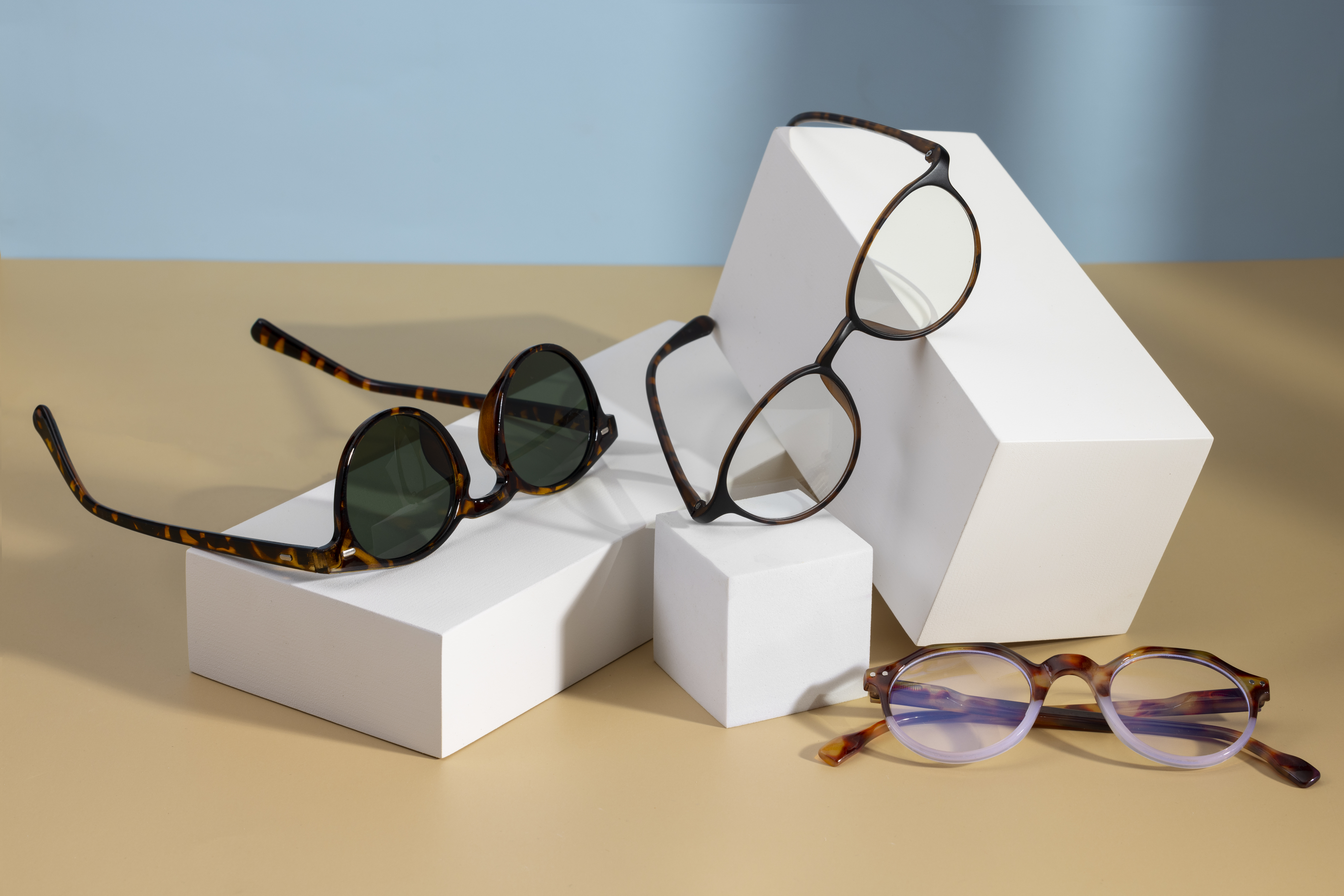 Modèle femme lunettes